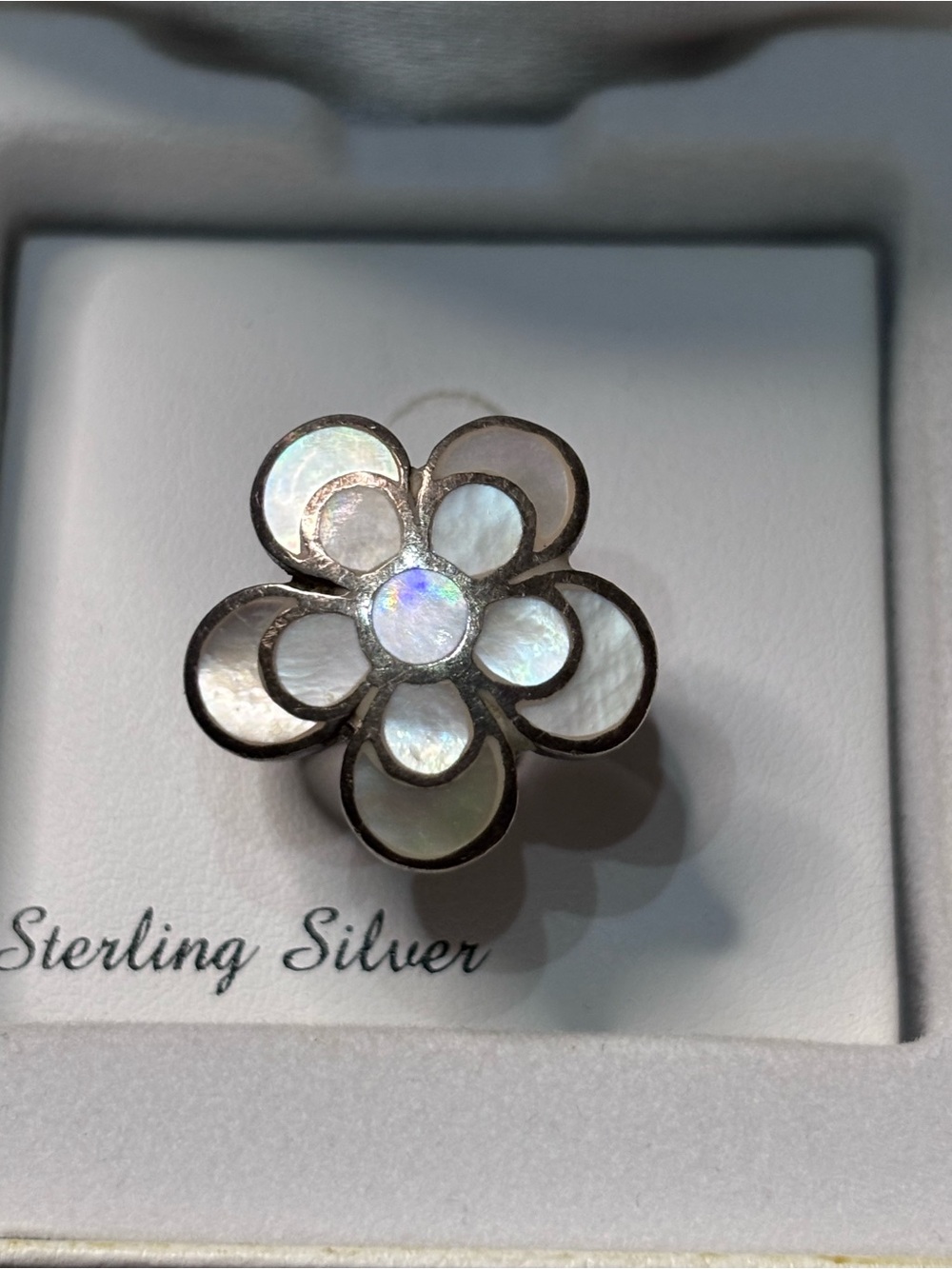 Chunky Sterling and Mother of Pearl Flower Ring, sz 6